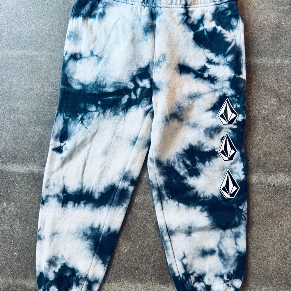 SET OF 2! Volcom Kids Blue Tie-Dye Joggers and Trestles Supply Co. Grey Joggers - Picture 2 of 9